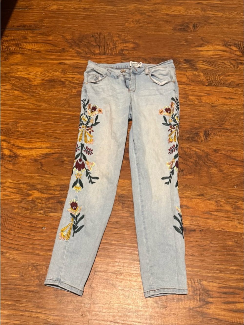 Light Wash Embroidered Floral Women’s Jeans